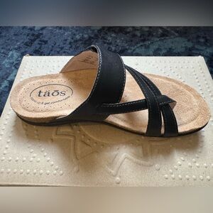 Taos Footwear Black Sandals